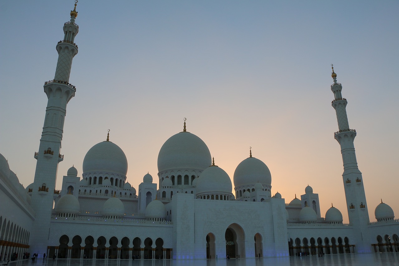 Top 10 miejsc, które trzeba odwiedzić w Abu Dhabi
